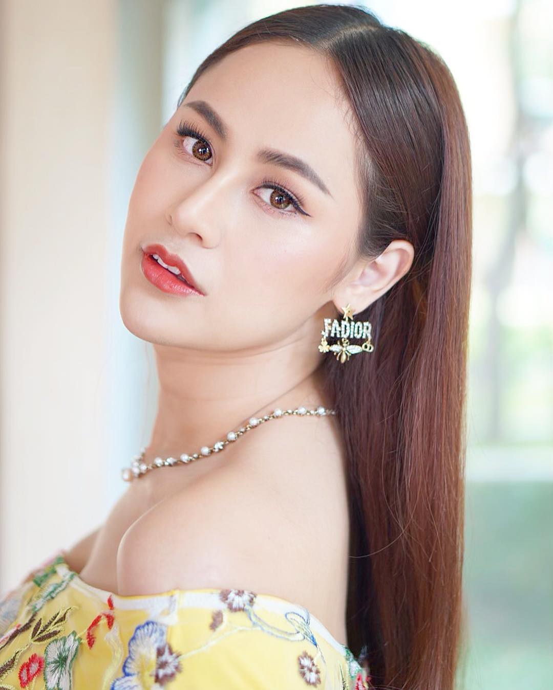 Namkleng Inarin most beautiful Thailand ladyboy Instagram