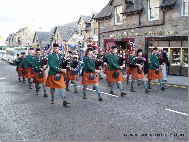 Pitlochry. Bandas de Gaitas-P9109935
