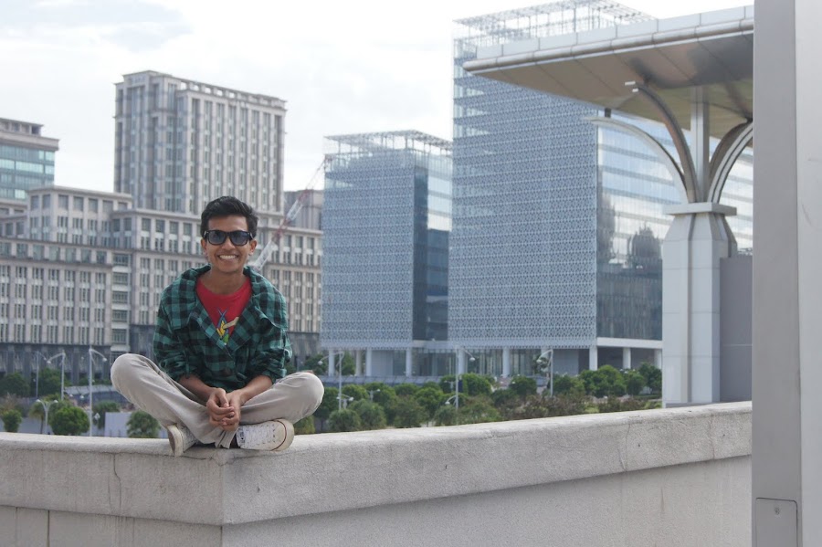 Enter the World of Fahmi Roslee