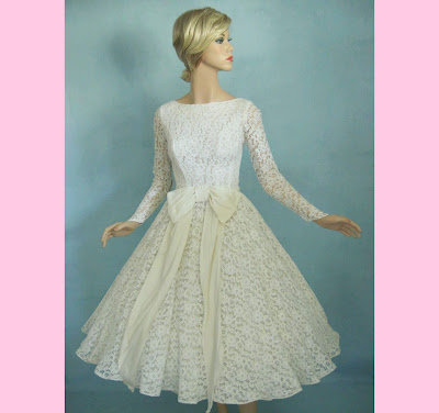 Findwedding Dress on Where Can I Find A Pin Up Style Wedding Dress      Yahoo  Answers
