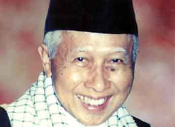 Abah Anom atau KH. Ahmad Sohibul Wafa Tajul Arifin