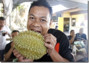PUDIN TTG: Pesta Durian: Menikmati Bau & Rasa Di Balik Pulau
