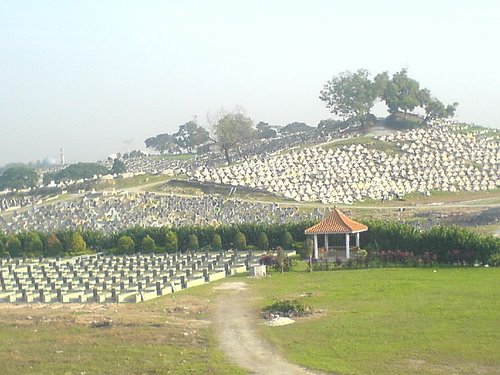 Di jalan yang gelap dan sunyi (2)