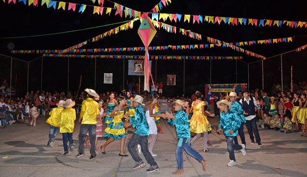 Cocal Junino 2015 anima o Polo 06 no povoado Contendas, zona rural do municipio