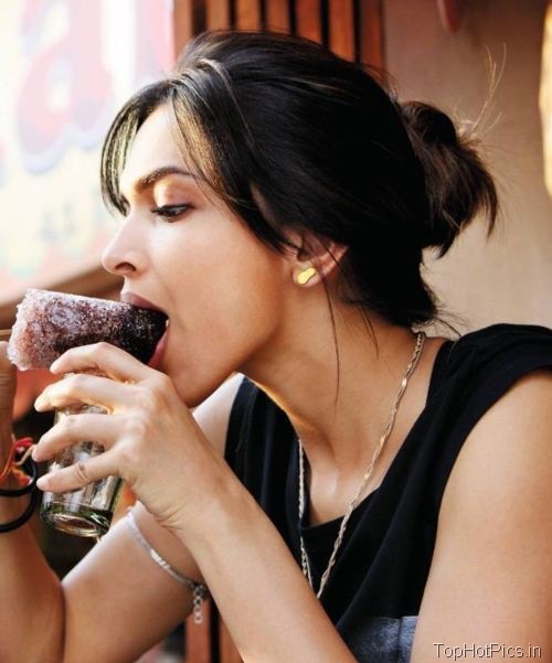 Deepika Padukone Hot Photos Eating Ice Cream