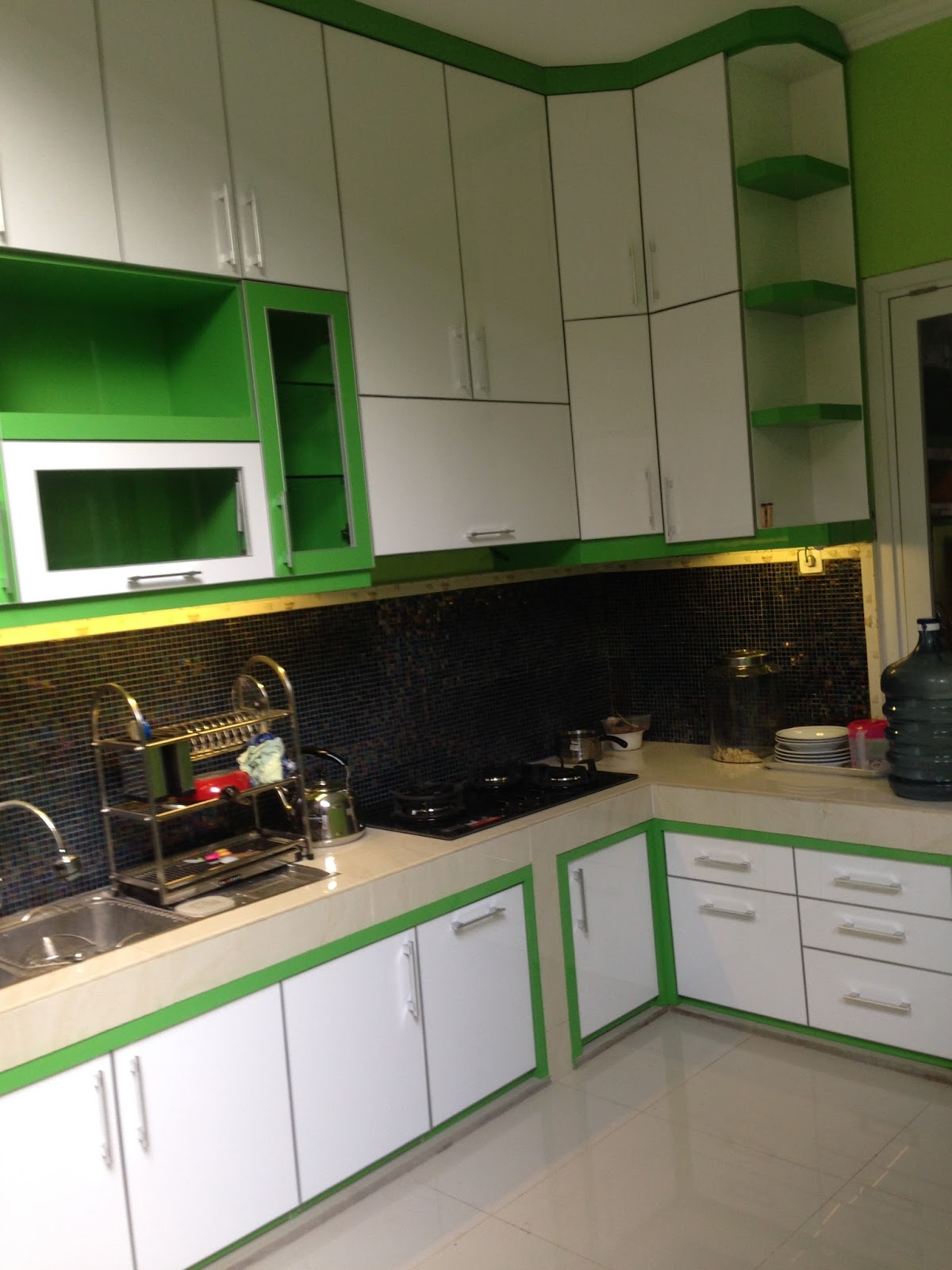 IDEsign arsitektur Lemari Dapur Simple  dengan Bahan Acrylic