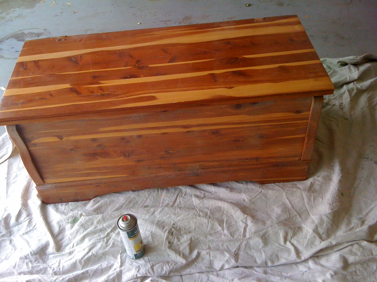 turn a cedar chest into a window diy bench seat