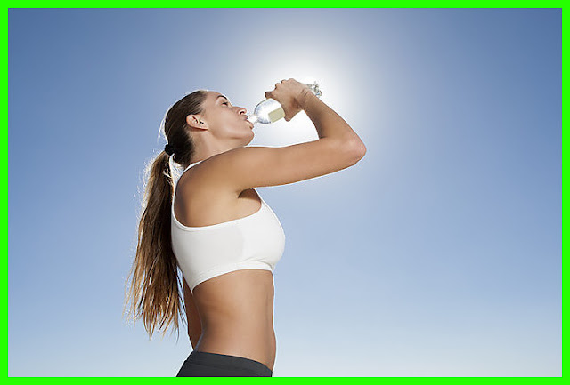 How to lose weight naturally, using drinking water.