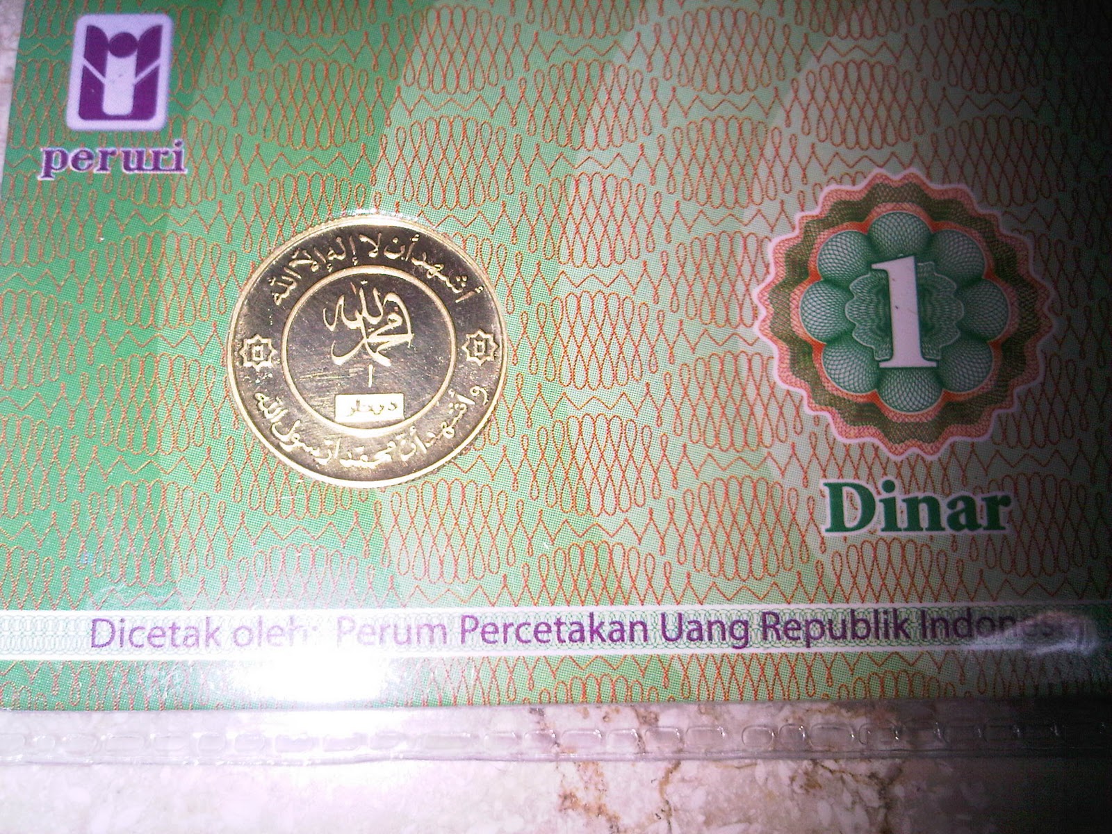 Kami menangani Dinar Emas Islam yaitu emas seberat 4 25 gram dg kadar 22 Karat dan Dirham Perak Islam yaitu perak murni seberat 2 975 gram