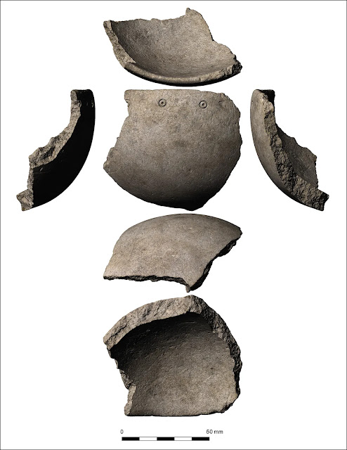 Θραύσμα λίθινου αγγείου τύπου Umm an-Nar (KAL21/55/3/1) (Μοντέλο 3D: Αυστριακή Ακαδημία Επιστημών, Αυστριακό Αρχαιολογικό Ινστιτούτο & Leibniz-Zentrum für Archäologie· Börner & C. Schwall)