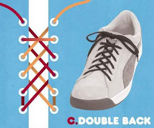 Mengikat tali sepatu gaya double back 