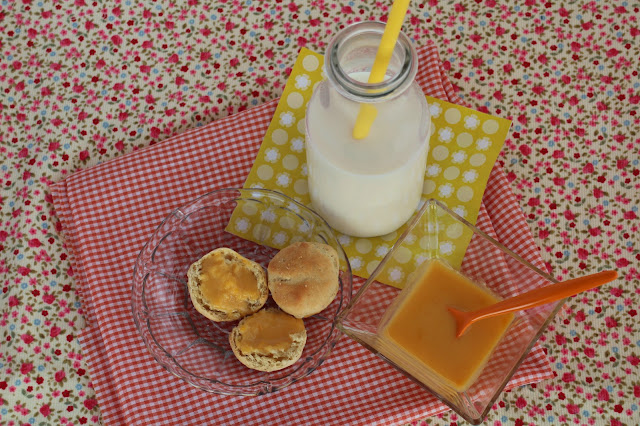 orange-curd, scones