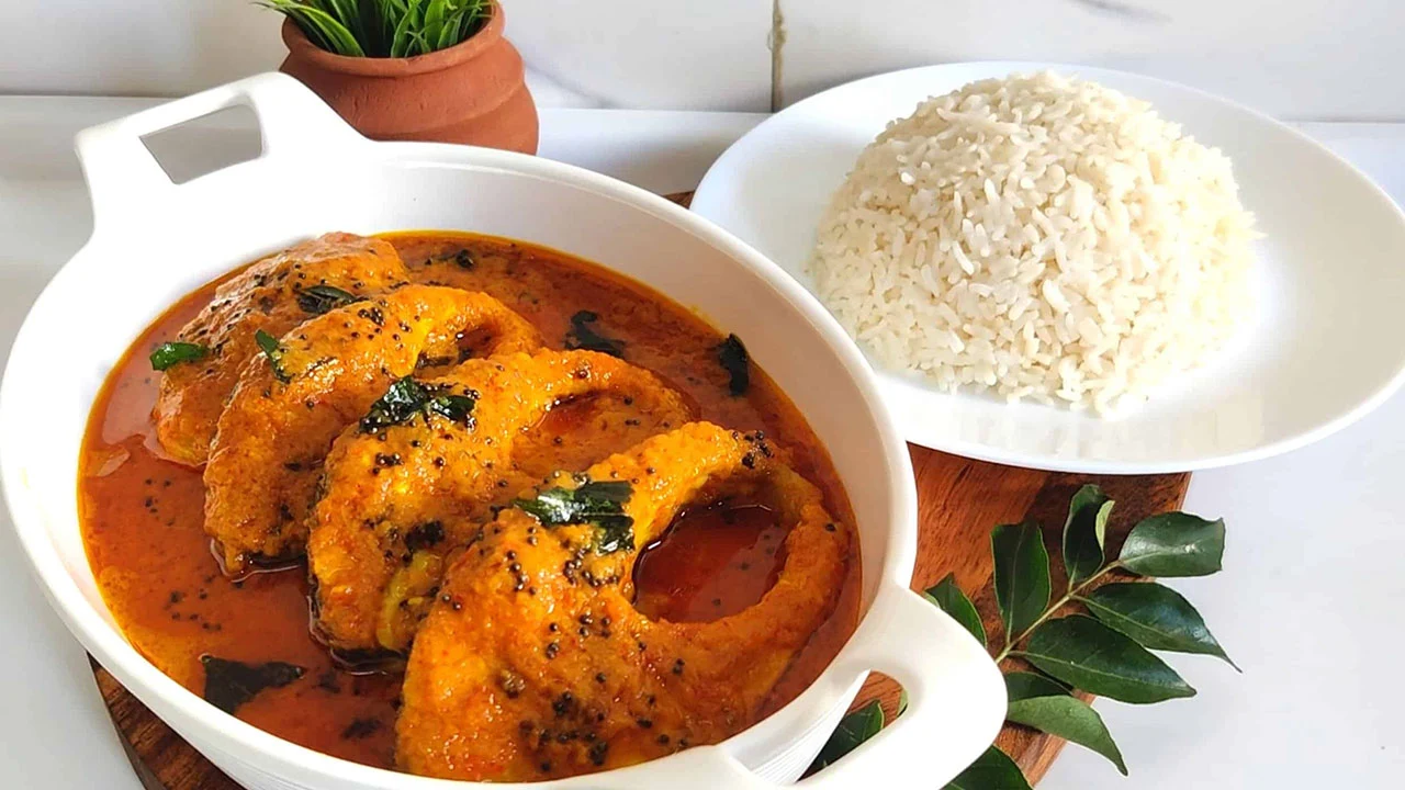 Fish Curry Recipe in Hindi