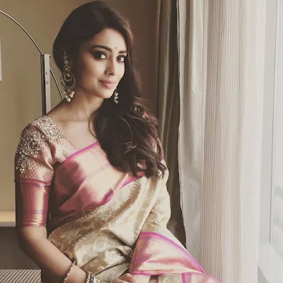 Shriya Saran Textured Soft Waves