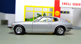 tomica limited vintage  nissan fairlady z