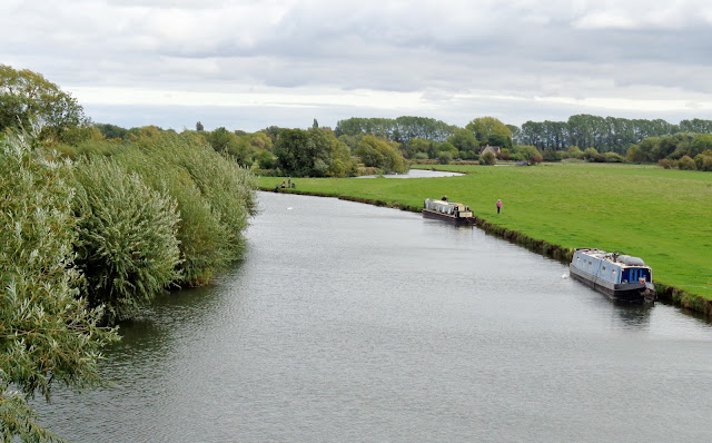 River Thames Lechlade from Half Penny Bridge