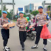 Jelang Buka Puasa Sie Propam Polres Bogor Berbagi 100 Takjil Kepada Masyarakat Pengguna Jalan 