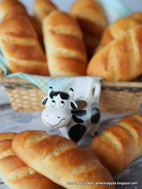 buleczki mleczne, buleczka, bulka, pieczywo, domowe wypieki, moje wypieki, sniadanie, world bread day, dzien chleba