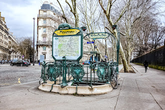 Dimanche à Paris : Station Monceau - XVIIème
