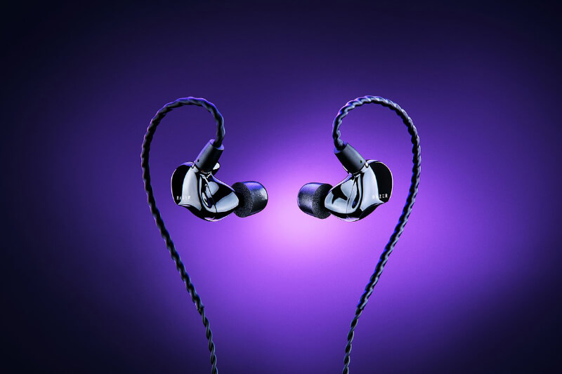 Razer Moray unveiled: The brand's first ergonomic gaming IEM w/ dual drivers and -36dB noise isolation!