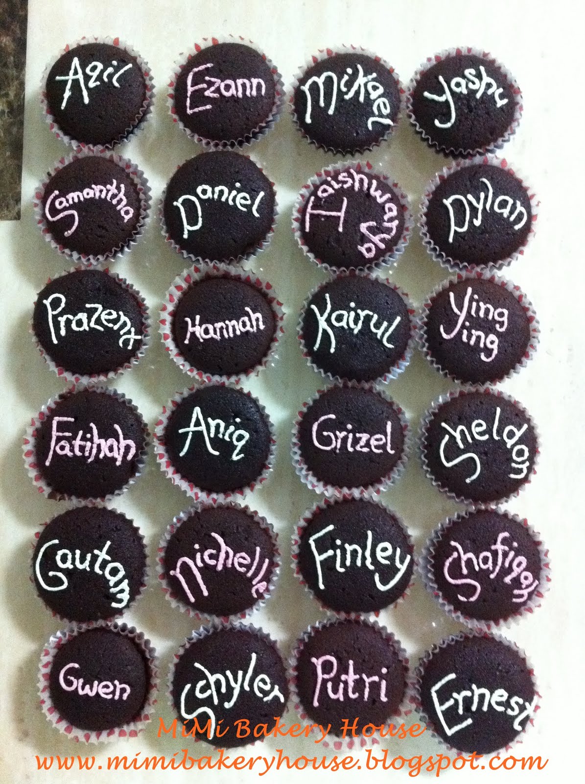 chocolate cake with chocolate strawberries  Party in School - Chocolate Names Cupcakes & Strawberry Fantasy Cake