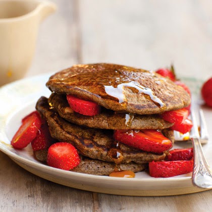 Buckwheat-flax pancakes with walnuts