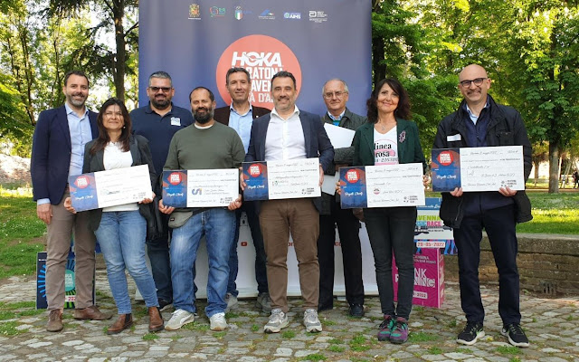 Progetto Charity Hoka Maratona di Ravenna, consegnati gli assegni alle onlus locali