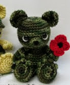 http://translate.google.es/translate?hl=es&sl=en&tl=es&u=http%3A%2F%2Fwww.amigurumitogo.com%2F2014%2F11%2Flittle-remembrance-day-bear.html