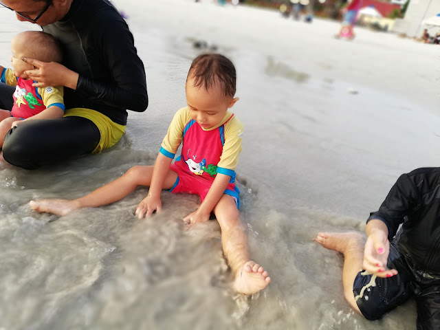 Anak Kena Obor-obor / Jelly Fish di Pantai Cenang Langkawi !