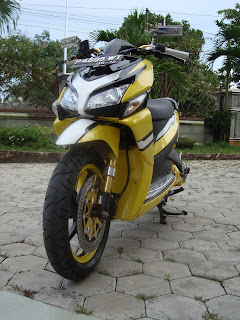 Motor Honda Vario Modifikasi warna serasi http://oto-trendz.blogspot.com/