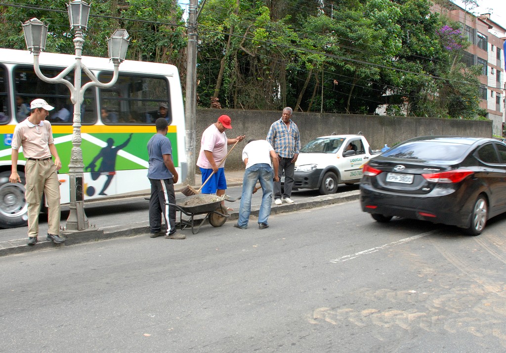 Mutirão de limpeza chega no Alto