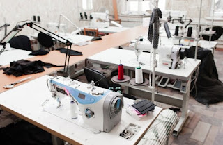 مطلوب فتيات للعمل في مشغل خياطة شرط اجادة العمل على ماكينات الدرزة