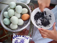  Cara Membuat Telur Asin Yang Masir Sendiri Di Rumah Ayo 