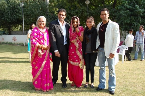 [Salman+Khan+@+Beena+Kak's+son's+post-wedding+party1.jpg]