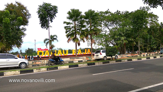 Mampir Sejenak Di Danau Raja