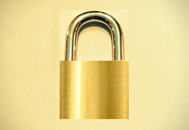 A foto mostra o cadeado símbolo de segurança na internet, mas com a espionagem, não há mais segurança.