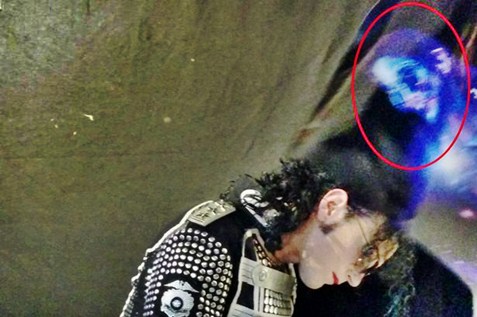 Foto Penampakan Hantu Michael Jackson  Terseram