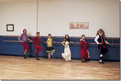 2010_1030_TDC-costumeweek-8-w
