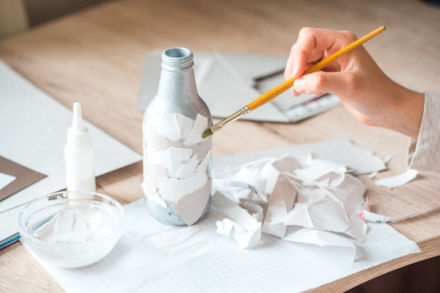   Alat  dan  Bahan  Membuat  Tempat Pensil dari  Botol  Plastik 