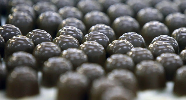 شركة “موندليز” لإنتاج وتصنيع الشوكولاته تطلب "متذوق شوكولاتة" براتب 10.75 جنيها استرلينى فى الساعة الواحدة 
