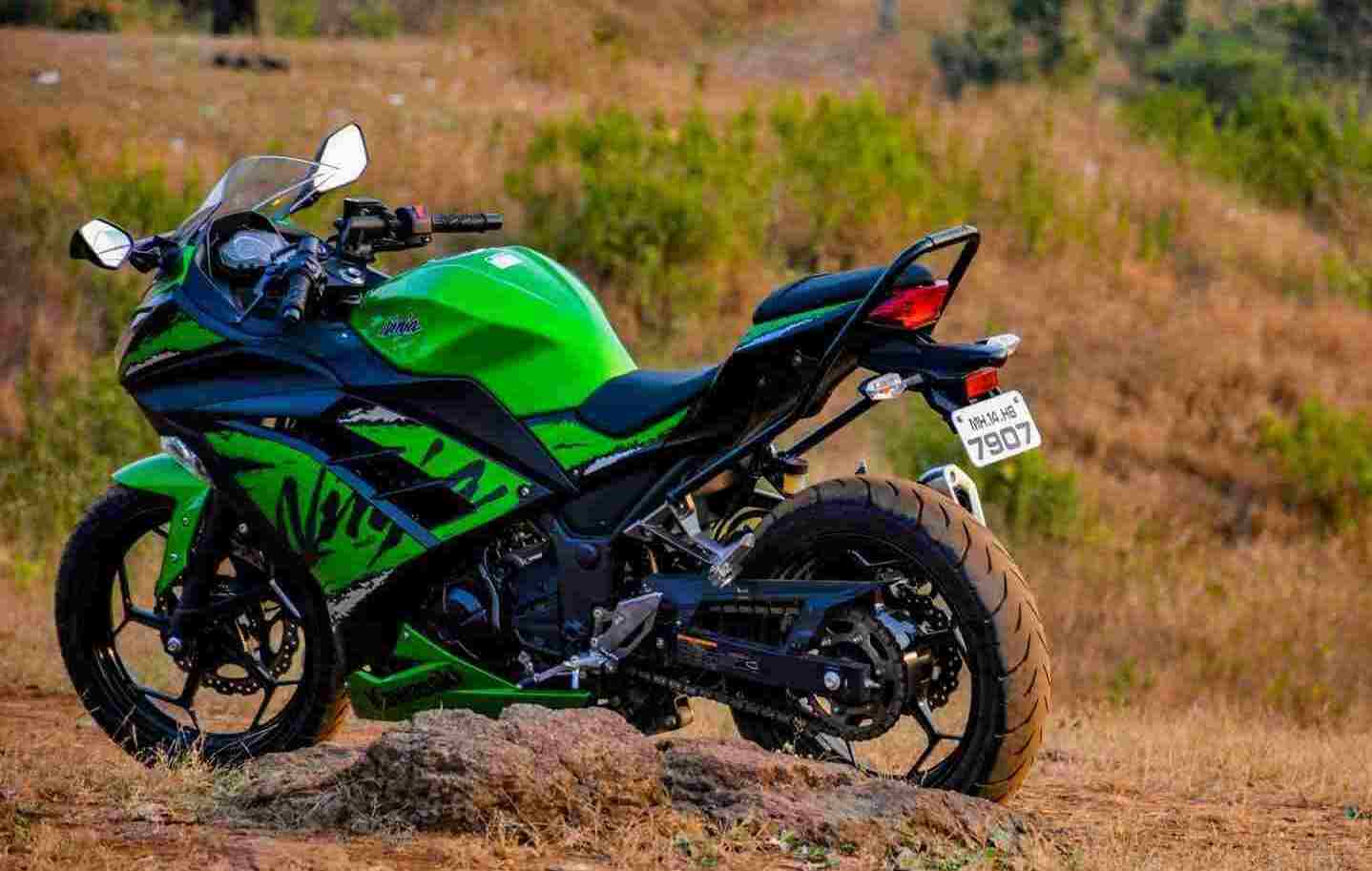 2023 Kawasaki Ninja 300 Price, Specs, Mileage, Colours & Top Speed