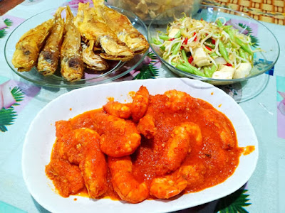 Menu Tengahari Sambal Tumis Udang Galah Dengan Ikan Kerisi Goreng