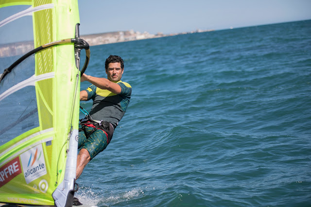 Iván Pastor, el windsurfista qué más títulos recoge en su palmarés de nuestro país