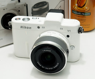 Mirrorless Bekas - Nikon 1 V1 Fullset + kit 10-30mm