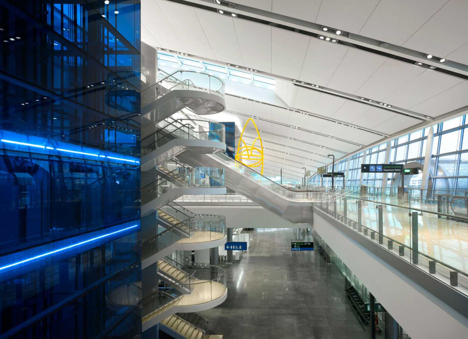  DUBLIN  AIRPORT TERMINAL 2  BY PASCALL WATSON ARCHITECTS 