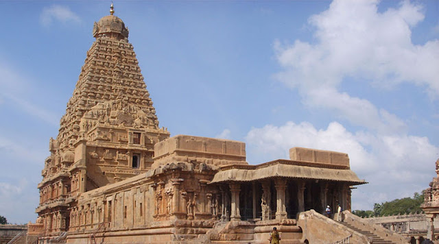 बृहदेश्वर मंदिर (Brihadeeswarar Temple)