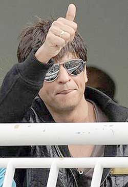 Shahrukh Khan and Shilpa Shetty IPL 2009 Day 1 Pictures
