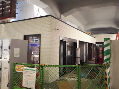 綱島駅高架下の店舗（工事中） オープンは2020.03