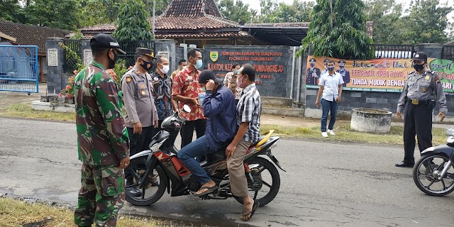 Aparat Gabungan Tawangsari laksanakan Operasi Yustisi di Pundungrejo.