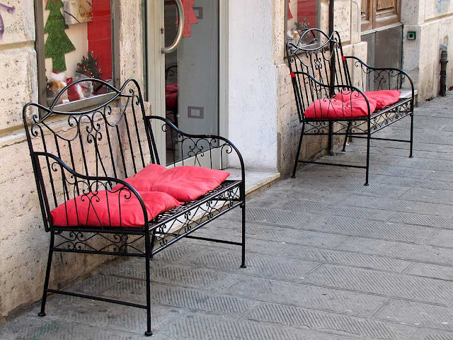 Benches, crêperie, via Ricasoli, Livorno